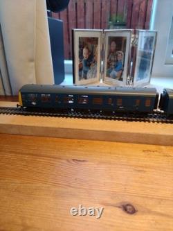Bachmann OO Gauge 2 Car Dmu Set 31 325DC. Class 105 Blue with Yellow Stripe DCC