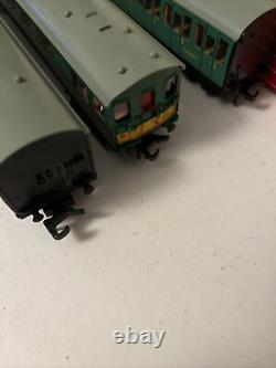 Hornby Dublo 2250/4150/4081 Class 501 Suburban Emu With Centre Car 3-car Set