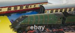 Hornby Dublo Two Rail 2015'the Talisman' Passenger Train Set