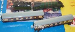 Hornby Dublo Two Rail 2015'the Talisman' Passenger Train Set