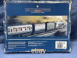 Hornby R089 Flying Scotsman 2 Tender Set & R089 Flying Scotsman Coach Set