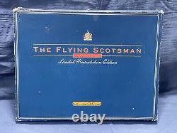 Hornby R089 Flying Scotsman 2 Tender Set & R089 Flying Scotsman Coach Set