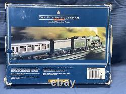 Hornby R089 Flying Scotsman 2 Tender Set & R089 Flying Scotsman Coach Set