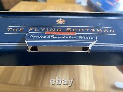 Hornby R098 Flying Scotsman Enterprises with Two Tenders plus three coach set