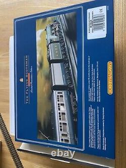 Hornby R098 Flying Scotsman Enterprises with Two Tenders plus three coach set