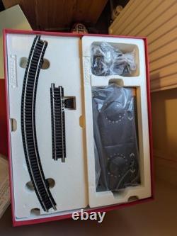 Hornby R1066 USED The Boxed Set LMS 8F No. 84453 plus 3 Pulman Coaches, Track, Co