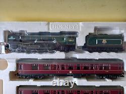 Hornby Railways Boxed Set TORNADO EXPRESS A1 Loco + 3 Coaches ideal Xmas present