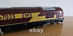 LIMA OO Gauge L149619 Set Class 67025 EWS & 3 Ex RES Mk1 NKA GUV Coaches Parcels