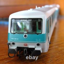 Marklin 3576 HO gauge DB BR 628 two car DMU set in grey with green stripe livery