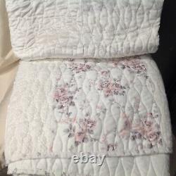 Martha Stewart Collection Textured Floral Stripe KING Quilt & Two Std Pillowsham