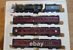 OO Gauge Hornby Train Box Set R2329M Thames-Clyde Express 977/1500