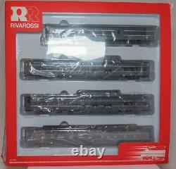 Rivarossi R6994, Ho scale, Set of 4 Union Pacific two tone grey coaches