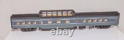 Rivarossi R6994, Ho scale, Set of 4 Union Pacific two tone grey coaches