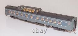 Rivarossi R6994, Ho scale, Set of 4 Union Pacific two tone grey coaches