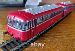 Roco 43045 HO gauge DB Class VT98 / BR 795 & 998 railbus set in red livery