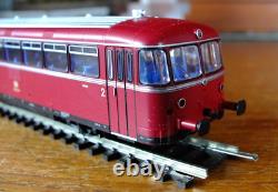 Roco 43045 HO gauge DB Class VT98 / BR 795 & 998 railbus set in red livery