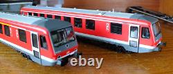 Roco 63013 HO gauge DB BR 628 two car DMU set in Red livery