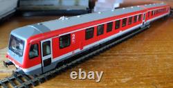 Roco 63013 HO gauge DB BR 628 two car DMU set in Red livery