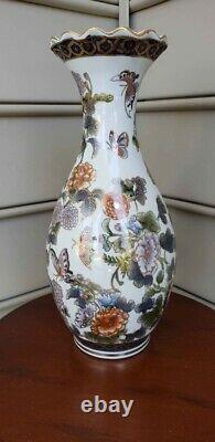 Set of 3 Vase and Two Ginger Jars Handpainted Chinese with flowers, butterflies
