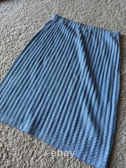 St. John Collection size14 light blue textured tweed jacket and medium skirt set