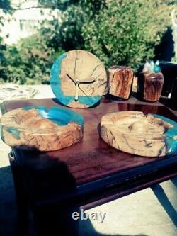 Stylish set of two ashtrays and a table clock made of antique roman olive wood