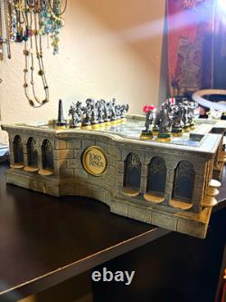 The Lord of the Rings Noble Chess Set With Return of Kings and Two Towers addn