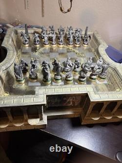 The Lord of the Rings Noble Chess Set With Return of Kings and Two Towers addn