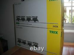 Trix DAS WERK DB Autotransporter Wagons (two sets)