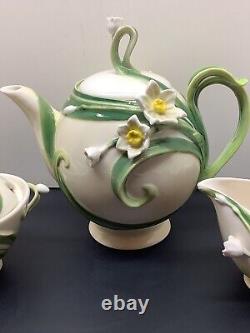 Two's Company Garden Party Narcissus Teapot WithSugar & Creamer Lids NOS