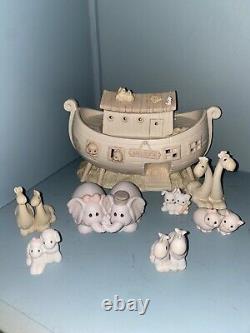 Vintage 1992 PRECIOUS MOMENTS Two By Two The Noah's Ark Story Set with Animals