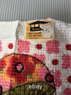 Vintage Homecrest Towels Wash Clothes and Apron Psychedelic Pink/red/earthtone