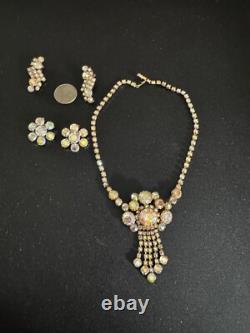 Vintage Unique Design necklace set two pairs of clip on earrings and a necklace