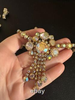 Vintage Unique Design necklace set two pairs of clip on earrings and a necklace