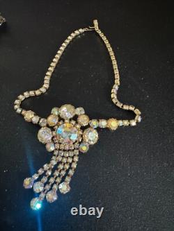 Vintage Unique Design necklace set two pairs of clip on earrings and a necklace