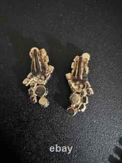 Vintage Unique Design necklace set two pairs of clip on earrings and a necklace