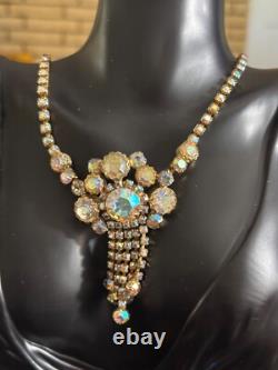 Vintage Unique Design necklace set two pairs of clip on earrings and a necklace