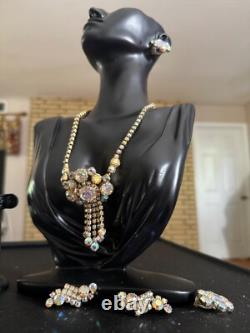 Vintage Unique Design necklace set two pairs of clip on earrings and a necklace