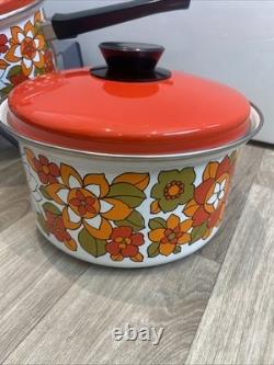 WE Vintage Flower Power 1970's 2 X Saucepans With Lids Great British Enameled