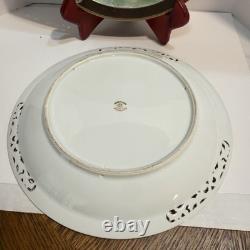 2 assiettes ajourées peintes à la main, Occupation du Japon, UCAGCO, signées T. Miyake et I. Ito