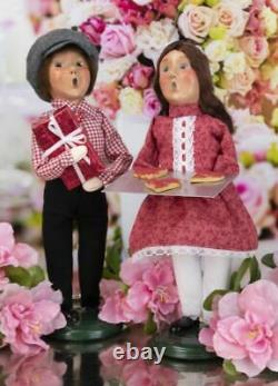 2021 Byers Choice Valentine Couple Boy & Girl Hearts Love Red Cookies Ensemble De Deux