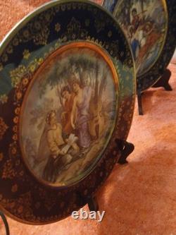Assiettes en porcelaine peintes à la main Royal Vennia, signées, lot de deux