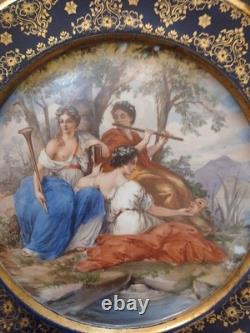Assiettes en porcelaine peintes à la main Royal Vennia, signées, lot de deux