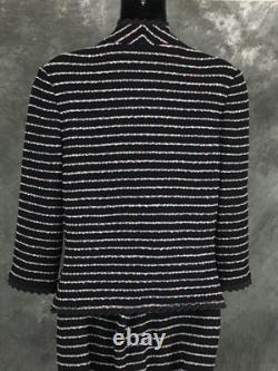 BEAU ensemble jupe en tricot multicolore bleu noir rose perle de la collection St John taille 4