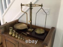 Balances en laiton vintage S Maw Son and Sons, très collectables, deux ensembles de poids en laiton.