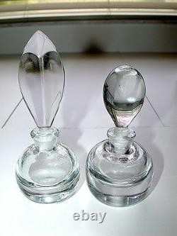 Belle Série Antique De Deux Bouteilles De Parfums Ronds En Verre De Cristal Au Plomb