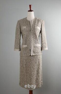 COLLECTION ST. JOHN Ensemble de top et jupe en tweed clouté 2 pièces à 1890 $ Taille 4