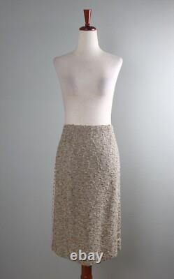COLLECTION ST. JOHN Ensemble de top et jupe en tweed clouté 2 pièces à 1890 $ Taille 4