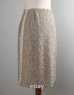 COLLECTION ST. JOHN Ensemble de top et jupe en tweed clouté 2 pièces à 1890 $ Taille 4