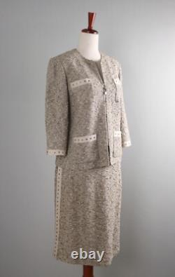 COLLECTION ST. JOHN Ensemble de top et jupe en tweed clouté 2 pièces à 1890 $ Taille 4