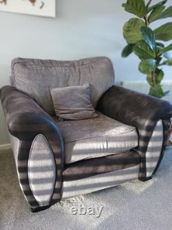 Canapé et deux fauteuils avec repose-pieds, ensemble (à retirer sur place)